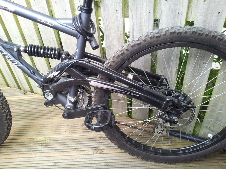 Saracen raw best sale 2 mountain bike