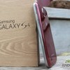 Samsung galaxy s4 in red