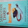 SIGNED Sebastian Darke Príncipe de los piratas by Philip Caveney