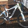 Giant glory 01 2011 downhill, full suspension mountain bike excellent condition