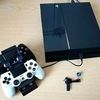 PS4 + 10 GAMES + 2 CONTROLLERS