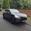 Porsche cayenne black 22s. 2owners